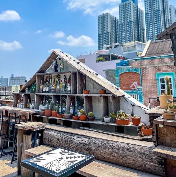 Khám phá cùng 10 quán rooftop Bình Thạnh với không gian từ thân quen đến sang trọng 10