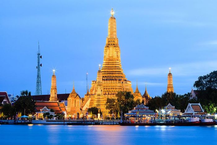 Khám phá Wat Arun để hiểu sâu hơn về tâm hồn văn hóa của Thái Lan