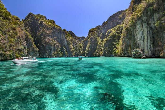 Đảo Phi Phi, viên ngọc quý của Thái Lan