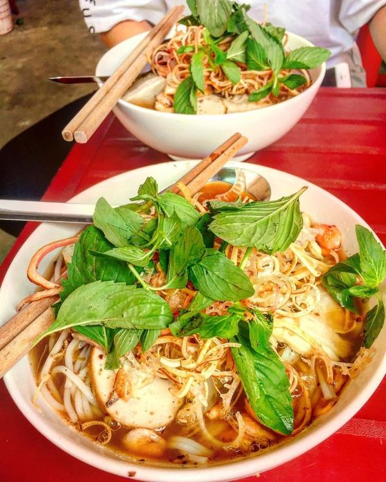 Thỏa mãn cơn đói với danh sách những quán ăn ngon Mỹ Tho bình dân 4