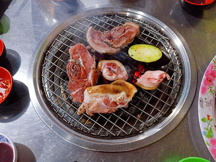 Đừng bỏ lỡ cơ hội thưởng thức bữa ăn tại Bò Tơ Sáu Tâm trong không gian sinh thái mát lành