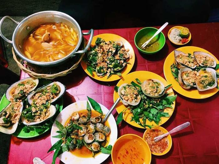 Khám phá danh sách top 10+ quán ốc quận 8 với hải sản tươi ngon, giá cả hợp lý 6