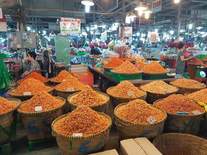 Khám phá chợ Bình Điền - quy mô lớn nhất Việt Nam 9