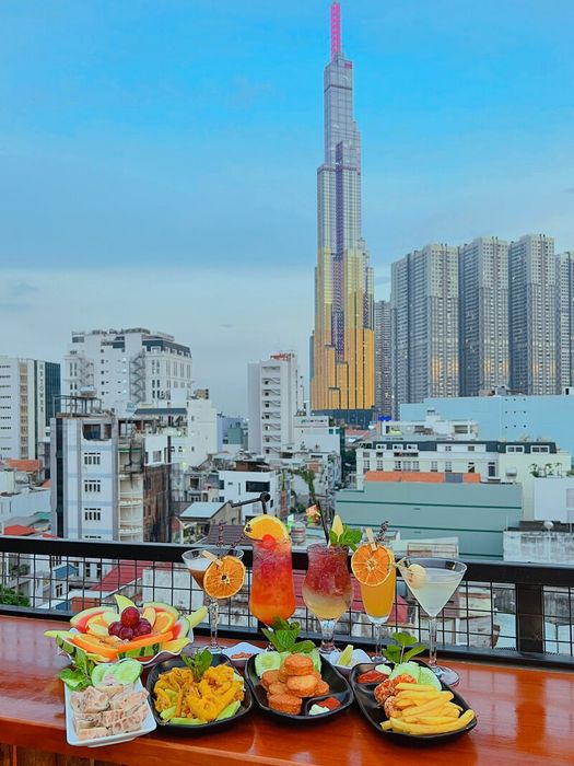 Khám phá cùng 10 quán rooftop Bình Thạnh với không gian từ thân quen đến sang trọng 4