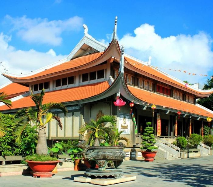 Chùa Vĩnh Nghiêm, điểm thăm quan linh thiêng ở trung tâm Sài Gòn