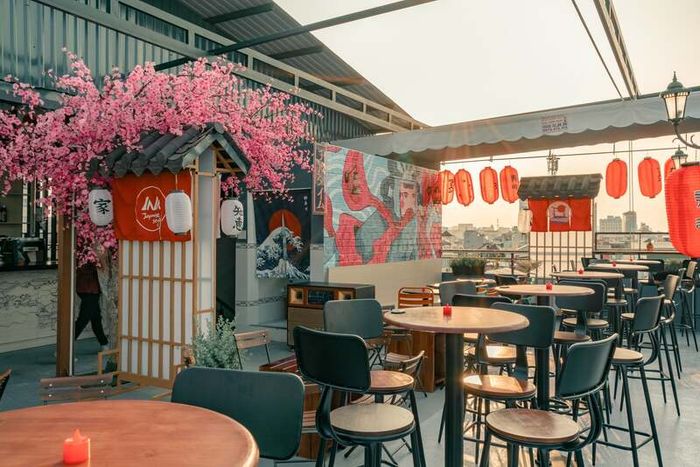 Khám phá cùng 10 quán rooftop Bình Thạnh với không gian từ thân quen đến sang trọng 9