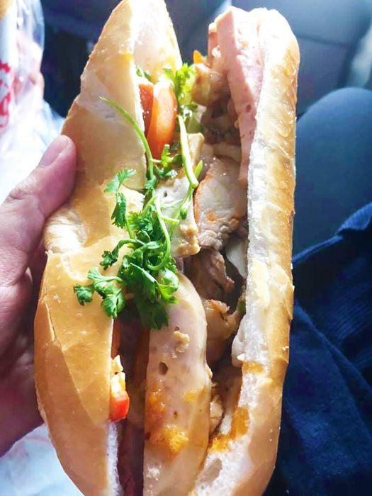 Trải qua 50 năm, hương vị thơm ngon vẫn nguyên vẹn tại Quán bánh mì Chín Ngón 3