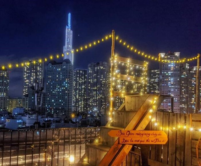 Khám phá cùng 10 quán rooftop Bình Thạnh với không gian từ thân quen đến sang trọng 2