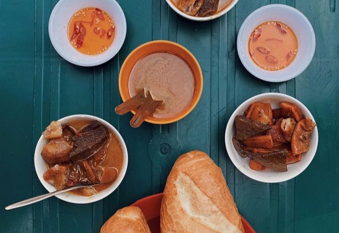 Tìm ngay top 7 quán phá lấu quận 4 thơm ngon hấp dẫn