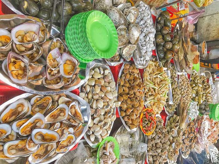Khám phá danh sách top 10+ quán ốc ngon quận 8 với hải sản tươi ngon và giá cả hợp lý