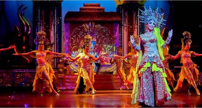 Alcazar Show du lịch vòng quanh thế giới chỉ bằng nghệ thuật 5