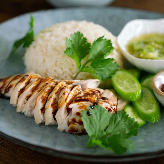 Ở Đảo Hải Nam, nơi mà biển và bãi cát trải dài, được so sánh với Hawaii phương Đông.