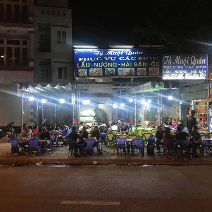 Phố ẩm thực Vĩnh Khánh, nơi quen thuộc với giới trẻ quận 4 13