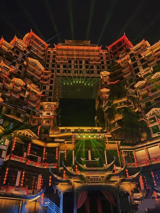 72 Kỳ Lầu lấp lánh giữa lòng Trương Gia Giới 9