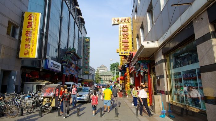 Vương Phủ Tỉnh, nơi ánh đèn luôn tỏa sáng dù là ban đêm hay ban ngày