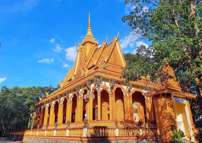 Khám phá vẻ đẹp nổi tiếng của Chùa Hạnh Phúc Tăng (Chùa Sanghamangala) ở Vĩnh Long