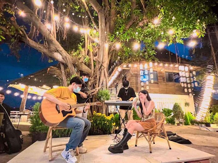 10 địa điểm cafe nhạc acoustic để bạn thả hồn theo những giai điệu trong trẻo 5
