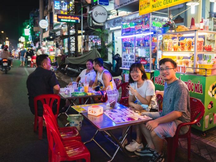 Top 15+ Địa Điểm Ăn Vặt Sài Gòn Bạn Không Thể Bỏ Qua 5
