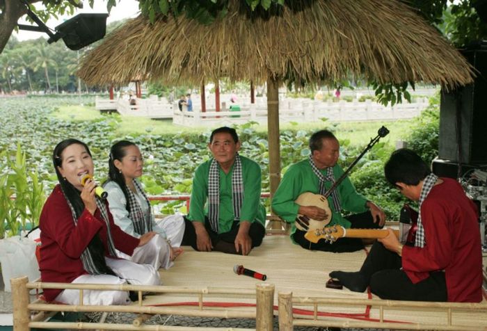 Khám phá đặc điểm của tứ linh cồn Long Lân Quy Phụng cùng nhóm bạn thân
