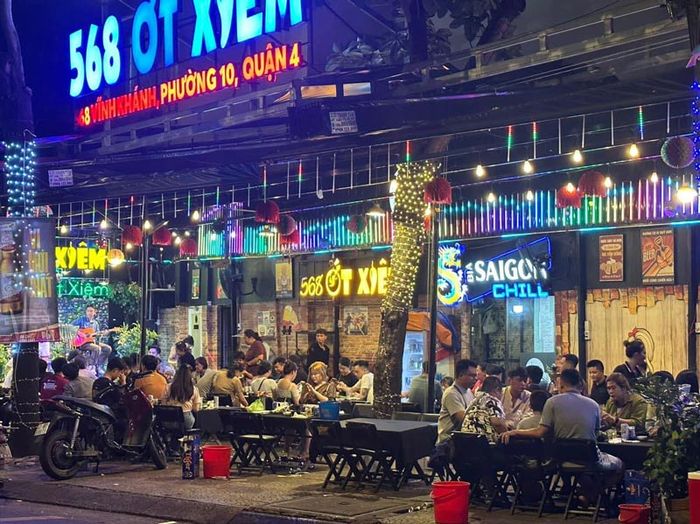 Phố ẩm thực Vĩnh Khánh - Nơi quen thuộc của thanh niên ở quận 4