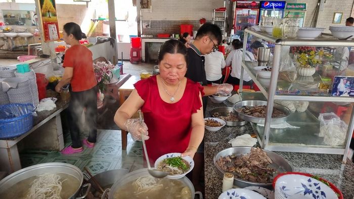Thưởng thức bánh canh Bến Có tại Trà Vinh đã trở thành trải nghiệm không thể bỏ qua trong hơn 20 năm