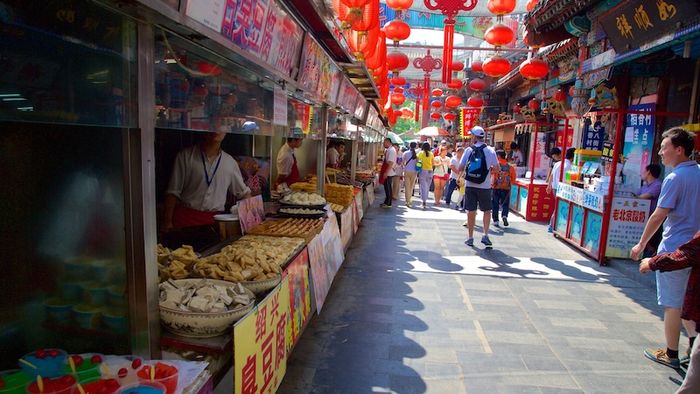 Vương Phủ Tỉnh, nơi đèn đường không bao giờ tắt dù là đêm thứ 9