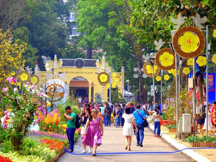 Top 10 chợ hoa Tết Sài Gòn sôi động nhất năm 2024