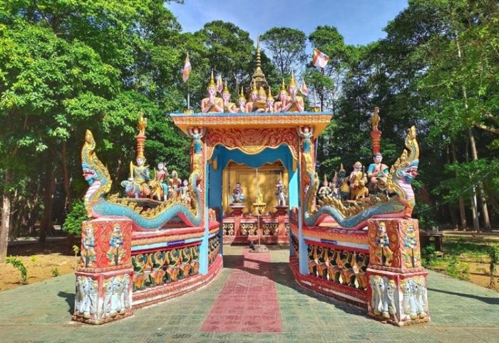 Khám phá chùa Hang Trà Vinh: điểm đến duy nhất có sân chim 5