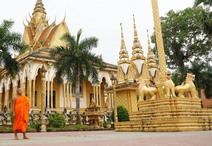 Khám phá chùa Hang Trà Vinh: điểm đến duy nhất có sân chim 8
