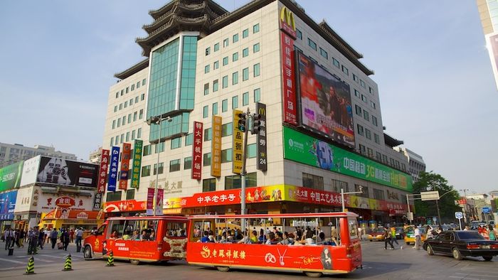 Vương Phủ Tỉnh, nơi luôn tỏa sáng ánh đèn không ngừng, cho dù là ban ngày hay ban đêm