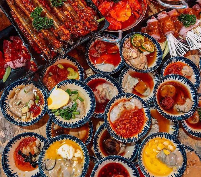 Phố ẩm thực Vĩnh Khánh - Điểm đến quen thuộc của thanh niên ở quận 4