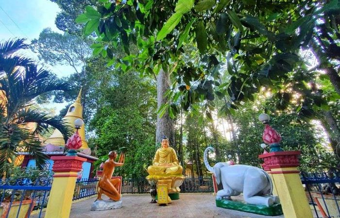 Khám phá vẻ đẹp nổi tiếng của Chùa Hạnh Phúc Tăng (Chùa Sanghamangala) ở Vĩnh Long
