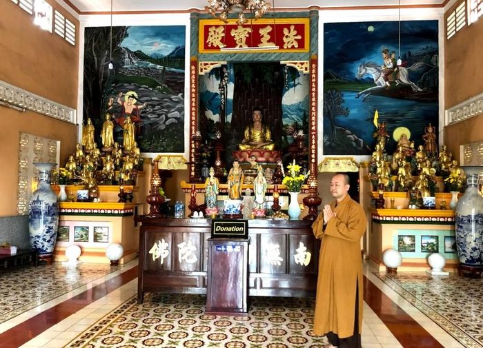 Chùa Phước Hậu Vĩnh Long nổi tiếng với khu vườn kinh tượng Phật bằng đá 2