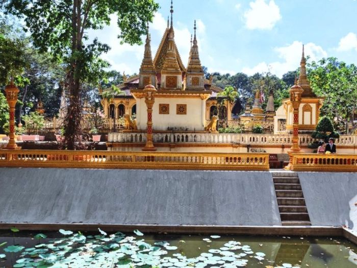 Thưởng ngoạn vẻ đẹp của chùa Âng ở Trà Vinh, nơi lưu giữ nét đẹp Khmer cổ hơn 1000 năm