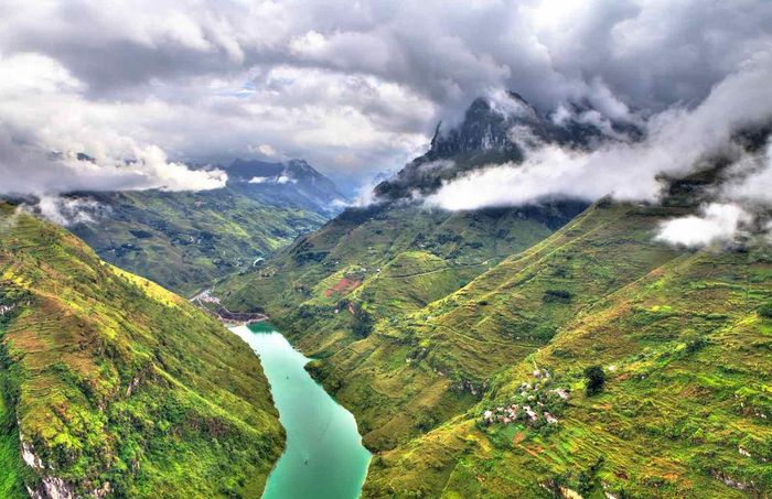Săn mây trên đỉnh Mã Pí Lèng - Hành trình 'săn' mây trời về lần 2