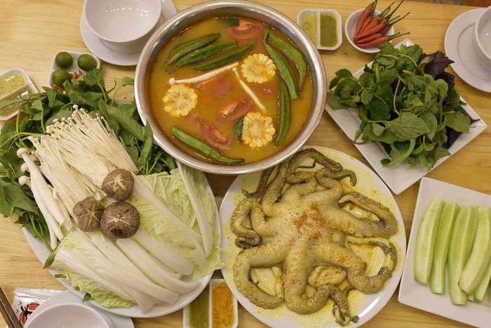 Nhà hàng Hải sản Tomato - Đội ngũ thiếu vitamin hải sản không thể bỏ qua tại Hà Nội 8