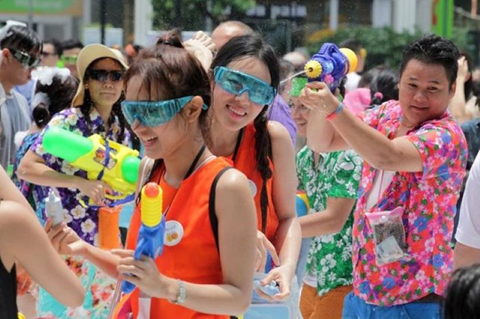 Lễ hội té nước Songkran 2024: Nét đẹp văn hóa Xứ Chùa vàng lần thứ 11