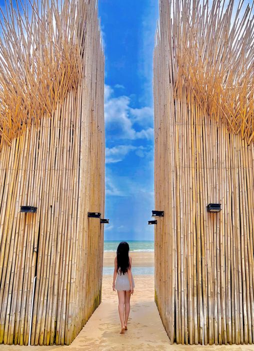Khám phá Hola Beach thật thư giãn cùng cô nàng Hứa Thảo Nguyên số 4