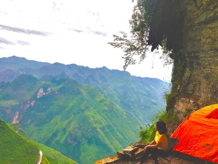 Hãy đến và lắng nghe Nguyễn Thị Hòa chia sẻ về trải nghiệm leo vách đá trắng ở Hà Giang! 9