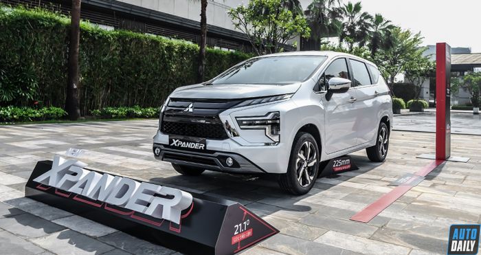 Xpander của Mitsubishi vẫn tiếp tục vững vàng ngôi vương tại thị trường Việt Nam. Mẫu xe này chính thức ra mắt tại Việt Nam với 20 điểm nâng cấp.