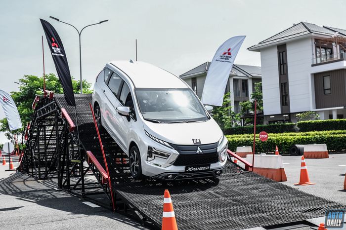 Xpander của Mitsubishi tiếp tục vững vàng ngôi vương tại Việt Nam sau khi đạt doanh số 'khủng'. Xpander 2022: Nâng cấp đa dạng, củng cố vị thế MPV hàng đầu.