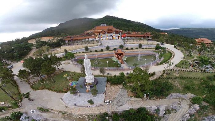 Chùa Ba Vàng - Điểm du lịch tâm linh hàng đầu tại Quảng Ninh 6