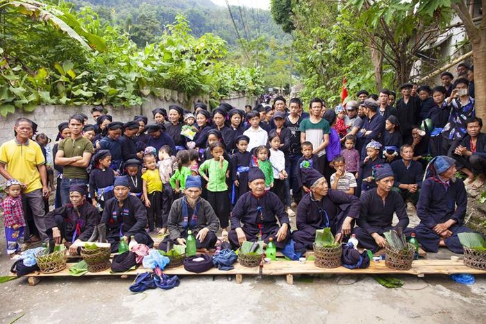 Đánh giá Bản Phùng - Bức tranh về thiên nhiên và con người La Chí 8