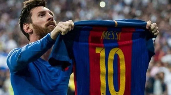 Messi luôn được đeo áo số 10 đến mức anh còn có biệt danh là M10