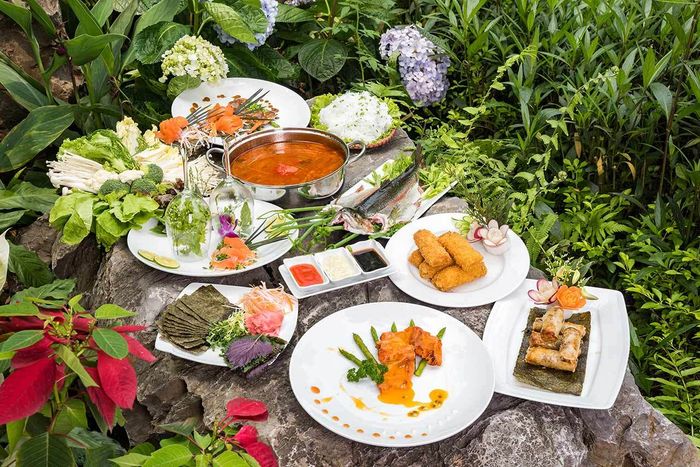 Nhà hàng Công Viên Nhỏ - Khu rừng nhỏ giữa trái tim Thủ đô 5