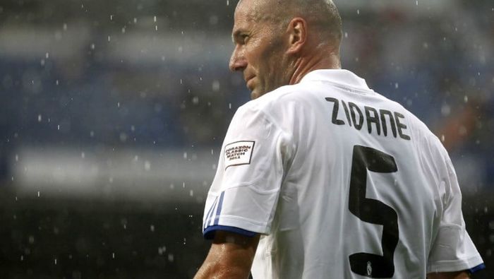 Zidane cũng đã mặc áo số 5