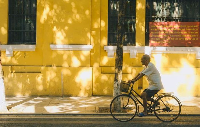 Mùa thu ở Hà Nội sáng sủa dưới ánh nắng ấm áp 4