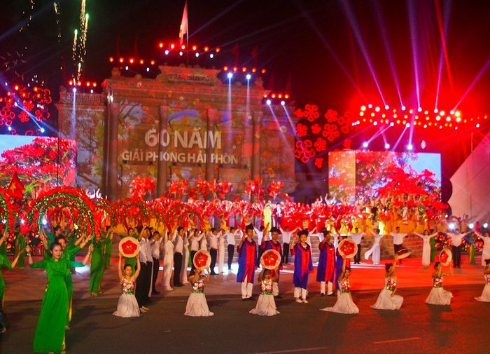 Khám phá Lễ hội hoa phượng đỏ Hải Phòng với Mytour.vn 4