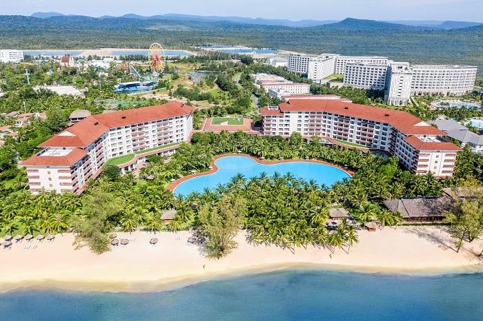 Xe điện đụng Hà Nội