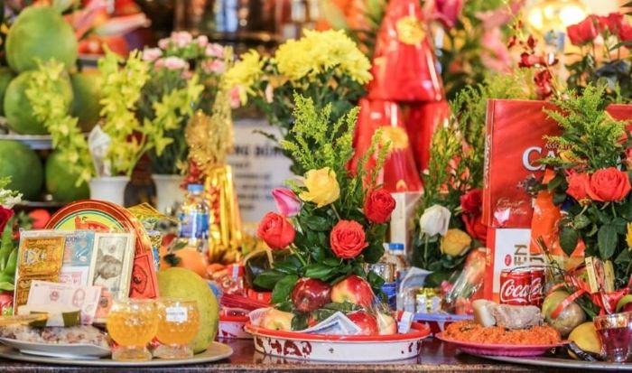 Ai được thờ tại Phủ Tây Hồ